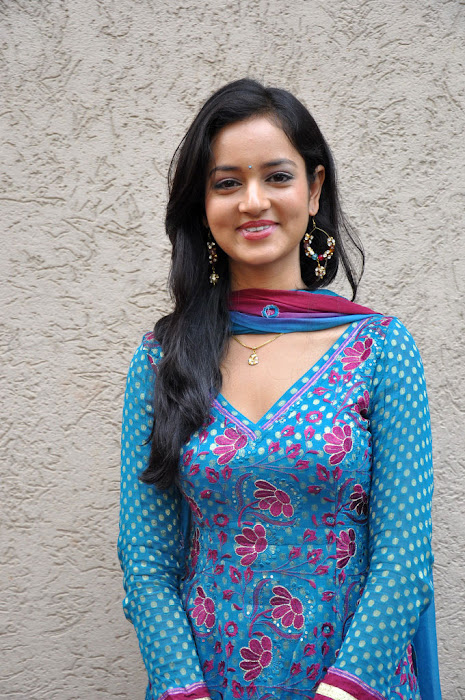 shanvi unseen pics