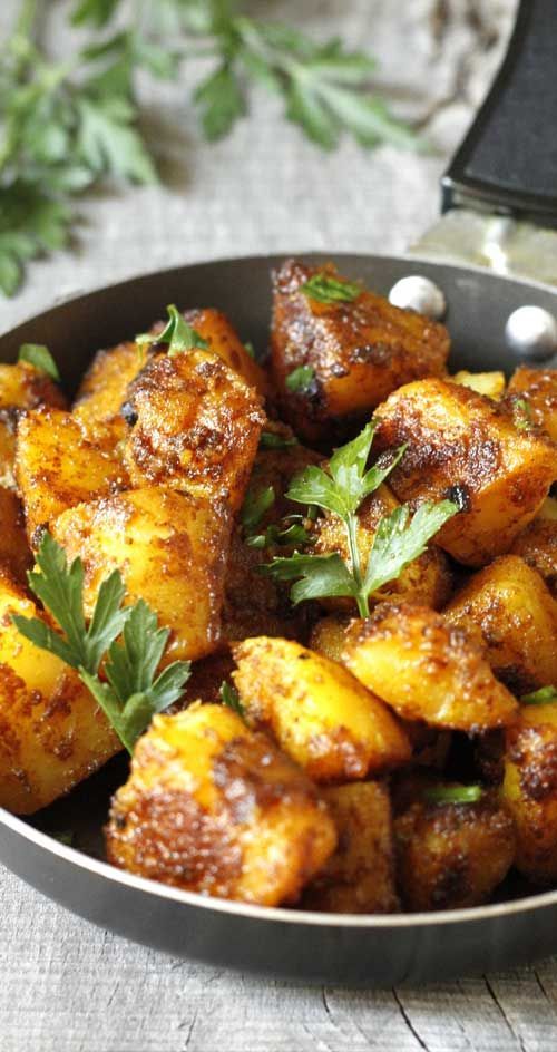 Recipe for Bombay Potatoes - This is a healthy recipe for Bombay Potatoes, a typical Indian dish. Quick and simple, and oh sooo yummy!