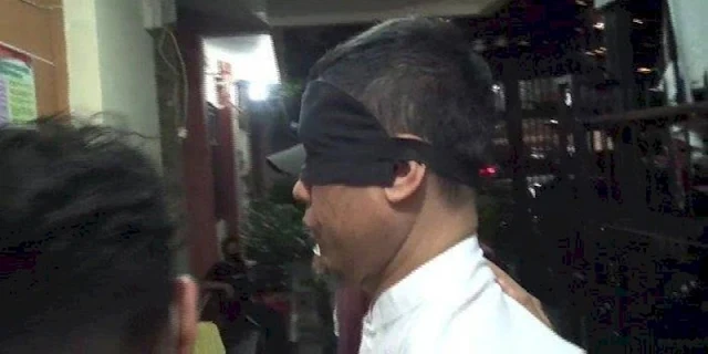 Ini Penjelasan Polisi Kenapa Munarman Belum Bisa Dijenguk