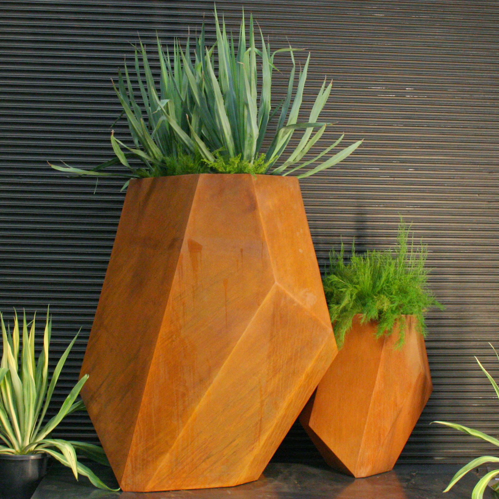 Lump Sculpture Studio specialising in Corten Steel: Shard Planters