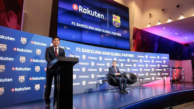 Đại diện tập đoàn Rakuten trong buổi lễ ký hợp đồng với Barcelona