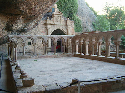 Claustro de San Juan de la Peña.
