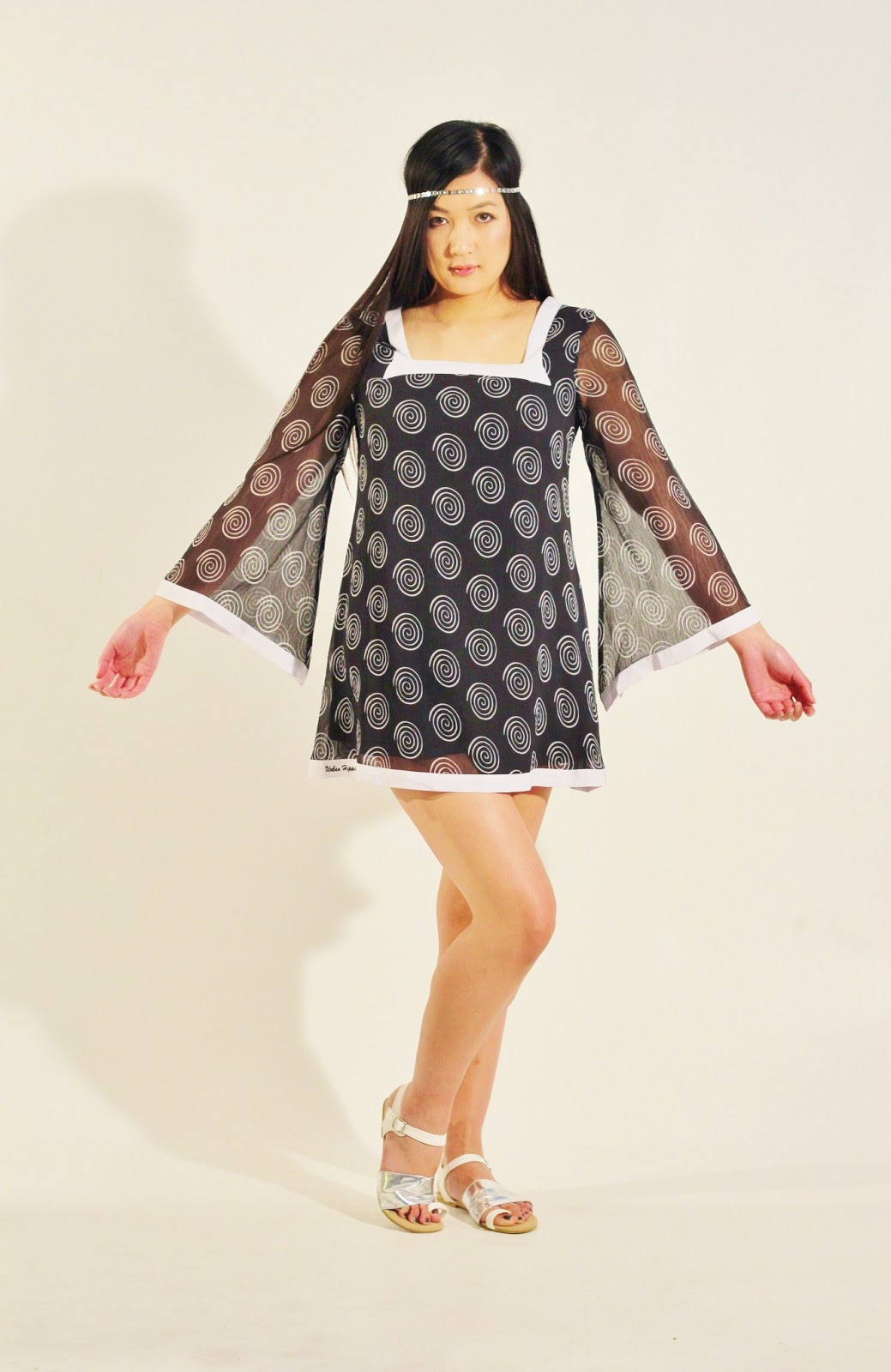 Urban Hippie UK : 1960's fashion revival - the bell sleeve mini dress ... Urban Hippie UK : 1960's fashion revival - the bell sleeve mini dress ...
