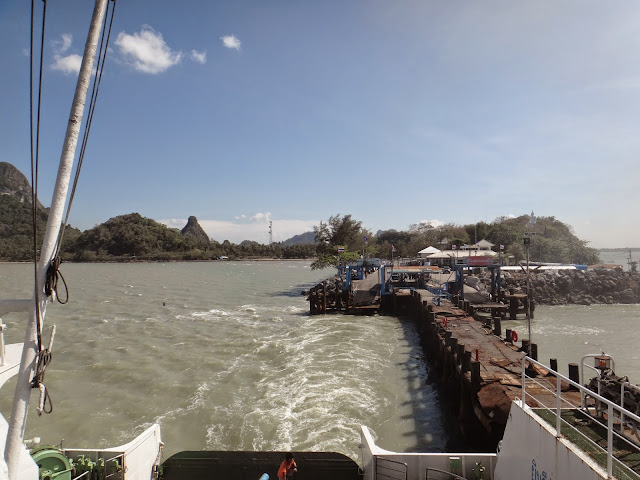 Donsak Pier menuju Koh Samui