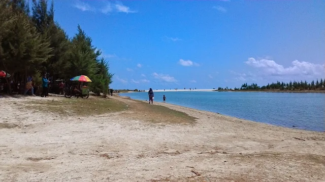 Hasil gambar untuk wisata laut tuban