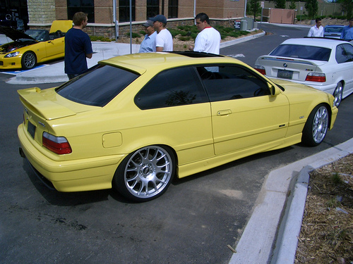 bmw m3 e36 dropped with nice rims