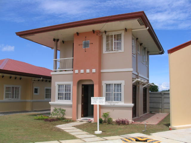 mactan cebu rfo 4 bedroom house and lot Palacios grande