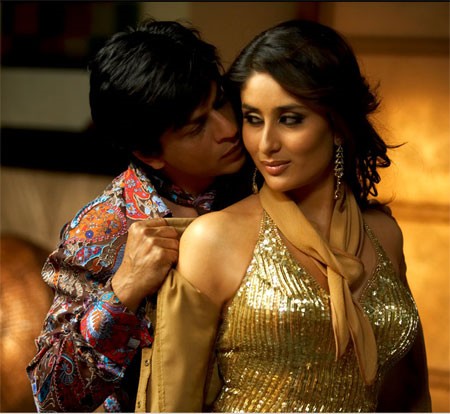 Sexy Kiss on Kareena Kapoor Hot   Will Shah Rukh Khan Kiss Kareena Kapoor In Ra