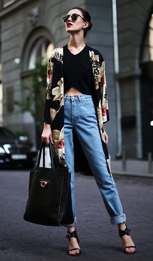 how to wear a printed cardi : bag + boyfriend jeans + sandals + crop top