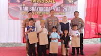 Khitanan Massal Warnai Hari Bhayangkara ke-79 di KSKP Bakauheni, 100 Anak Ikut Serta