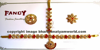 http://www.bharatanatyamworld.com/bharatanatyam-economic-jewellery/mathapatti-with-sun-and-moon-medium-bharatanatyam-jewellery-.htm