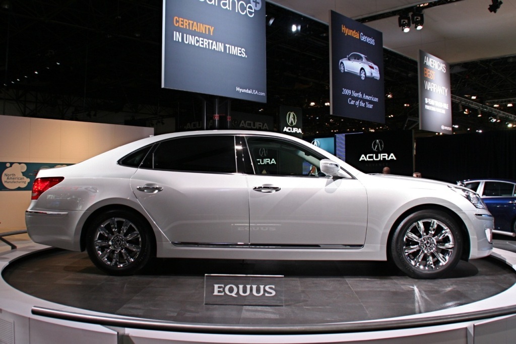 Hyundai Equus 2011 Pictures. New Hyundai Equus is at once