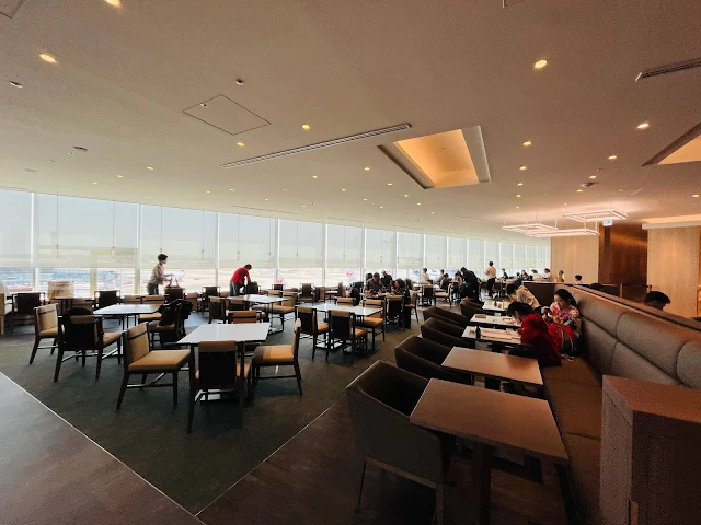 Review JAL Sakura Lounge at Tokyo Haneda Airport (HND) For Japan Airlines Business Class Tokyo (HND) To Singapore (SIN)