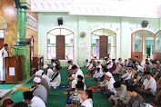 Safari Ramadhan Sholat Jumat Keliling Dandim 0612/Tsm Didampingi  Kasdim dan PA Staf Kodim 0612/Tsm Sambangi mesjid Ponpes Sulalatul Huda, Tugu Jaya Cihideung Kota Tasikmalaya