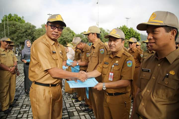 Sekda Intruksikan SKPD Tingkatkan Kinerja dalam Melayani Masyarakat