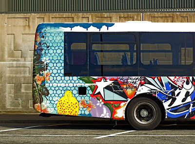 graffiti bus, art street