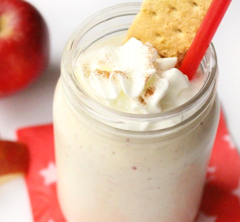 Healthy Apple Pie Smoothie #drinks #breakfast