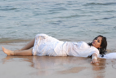 madhavi latha new beach unseen pics