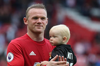 Bek Legendaris Inggris Dorong MU Pertegas Status Wayne Rooney Di Klub