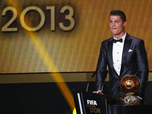 DAAWO:- CRISTIANO RONALDO Oo Ku Guuleystay Abaalmarinta FIFA Ballon d’Or.