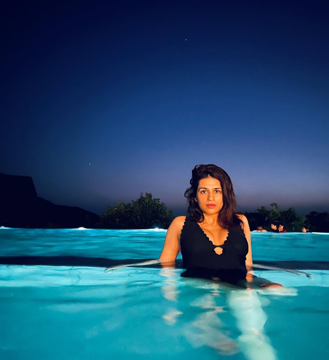 Shraddah Das swimsuit curvy hot actress