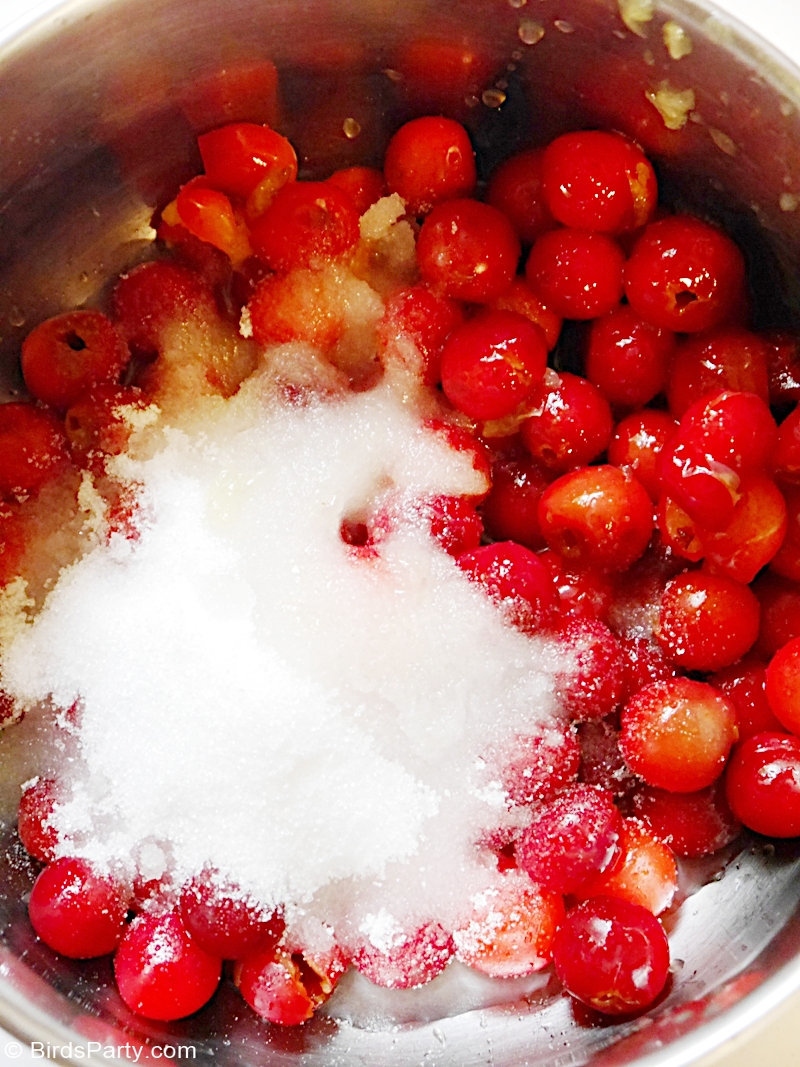 Recette de Cheesecake aux Cerises Sans Cuisson - facile te rapide pour un dessert estivale ou pour servir lors des célébrations du 14 juillet!