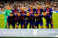 F. C. BARCELONA - Barcelona, España - Temporada 2017-18 - Ter Stegen, Umtiti, Mascherano, André Gomes, Busquets y Piqué; Leo Messi, Sergi Roberto, Rakitic, Luis Suárez y Jordi Alba. REAL MADRID C. F. 2 (Marco Asensio, Benzema) F. C. BARCELONA 0. 16/08/2017. Supercopa de España, partido de vuelta. Madrid, España, estadio Santiago Bernabeu.