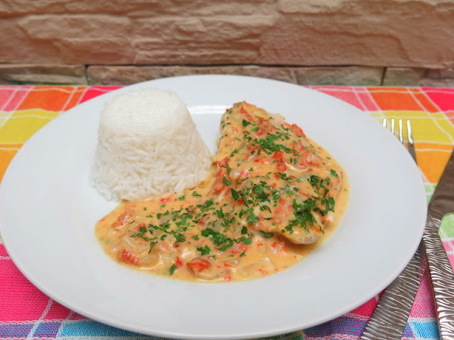 Pollo con salsa de tomates secos