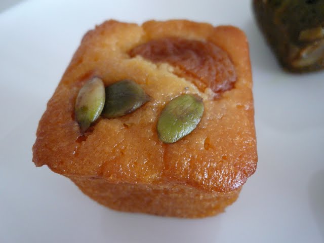 横浜基点 食の探索 キルフェボン フルーツと薬蜜のパウンドケーキ 続き