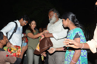 Actress Sri reddy (apthatrust director) Distrubuted Blankets for Orphans at Sai Baba Temple  0060.JPG