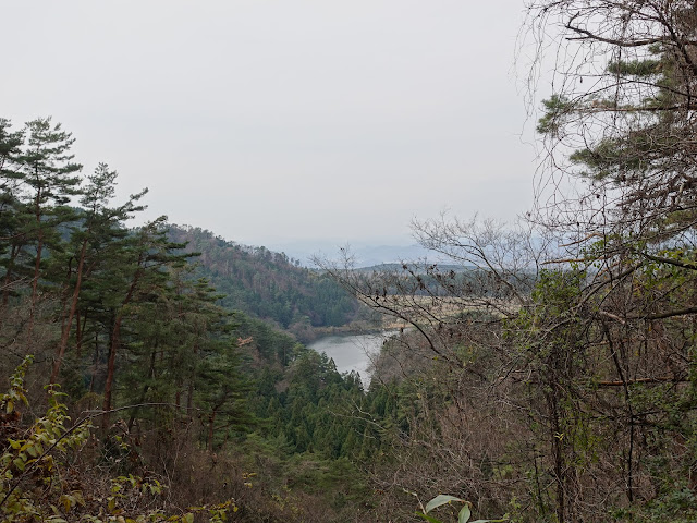 赤松池の脇道からの眺望　赤松池