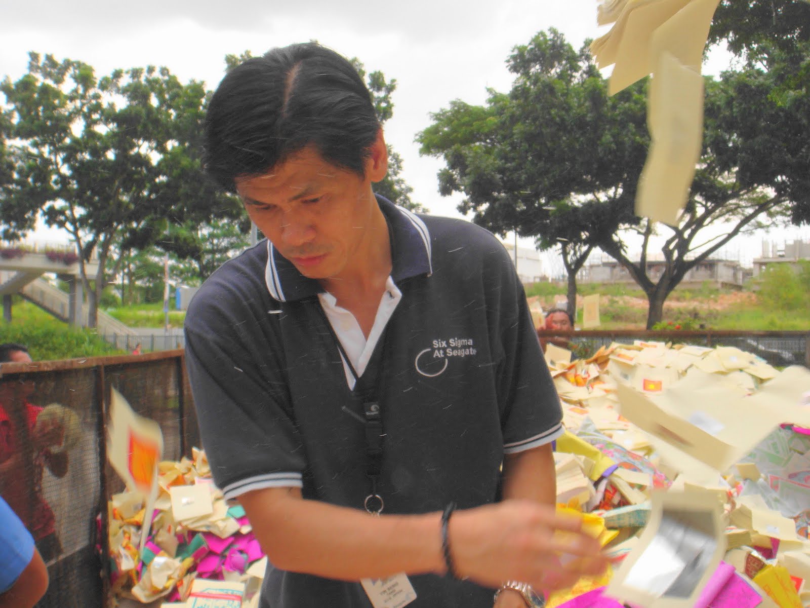 庆祝中元: 2010 7th Month Prayers - Preparation of Joss Paper ...