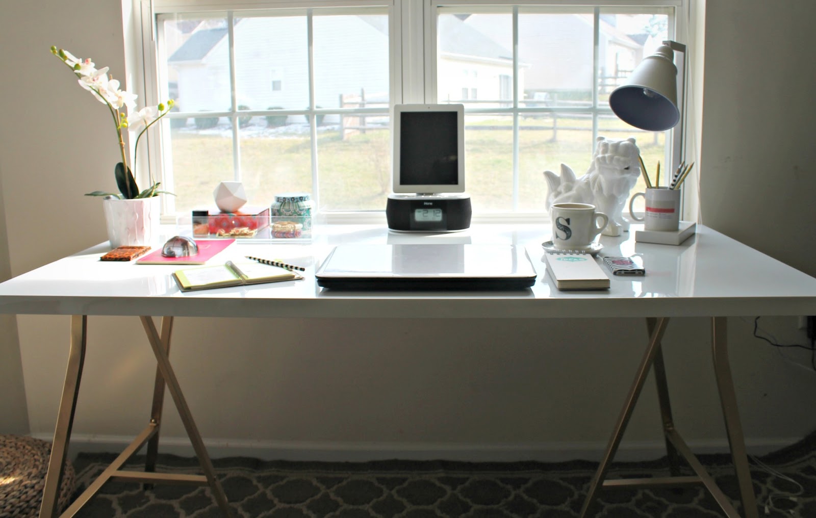 Burlap and Lace: Ikea Hack / My Office Desk