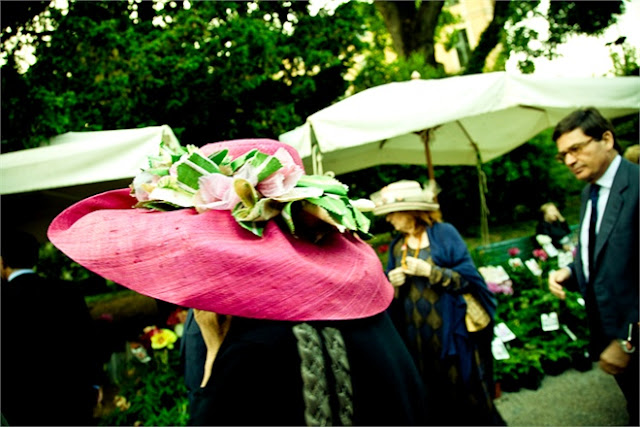 Hats and flowers downtown Milan | Orticola Italian market, Palazzo Dugnani.