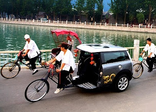 Becak menurut arti kata berasal dari bahasa Hokkien Becak Alat Transportasi Tradisional Tenaga Manusia