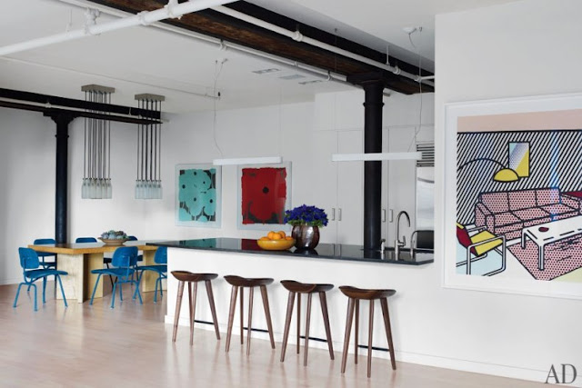 loft con obras de arte retro