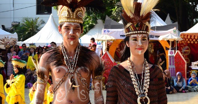 5 Nama Pakaian Adat Papua Dengan Gambar Dan Penjelasannya