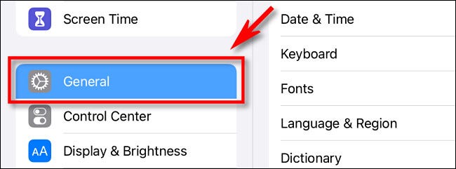 في إعدادات iPad ، انقر على "عام".