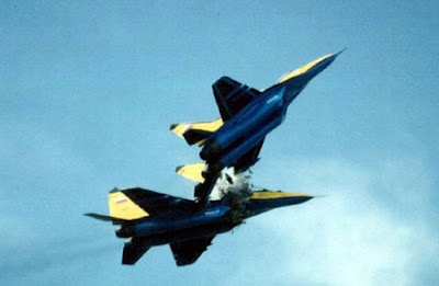 The Moment of Fighter Aircraft Collision in Air