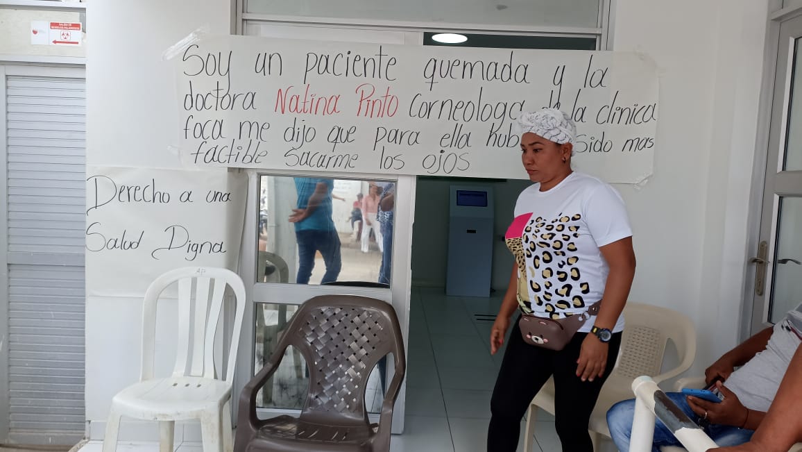 https://www.notasrosas.com/Docentes agremiados en Asodegua se toman la sede de la Clínica General del Norte, en Riohacha