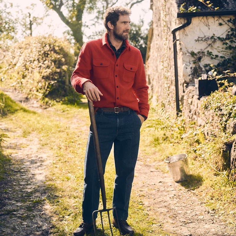 J.Crew Unveils Its Latest Men’s Collection: From Luxe Cashmere Scarves to Relaxed-Fit 11-Wale Corduroy Trousers