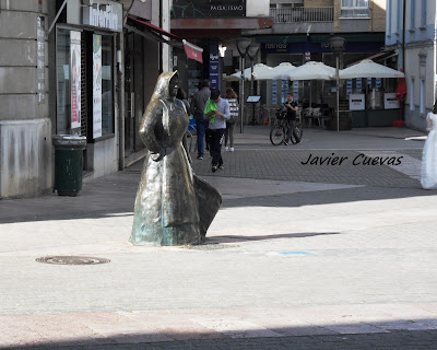 La "Muyerina", homenaje a las tradicionales vendedoras del mercado. Plaza del Gral Ponte. Grupo Ultramar Acuarelistas