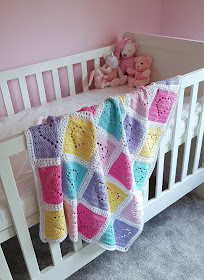 Cute heart crochet baby blanket
