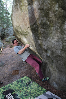 Ivan dans Gainage et Dévers, 6C+, Rocher Canon, Fontainebleau, (C) Greg Clouzeau