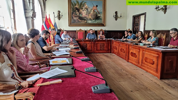 El Ayuntamiento y el Consejo Escolar Municipal abordan en una reunión el arranque del nuevo curso en Santa Cruz de La Palma