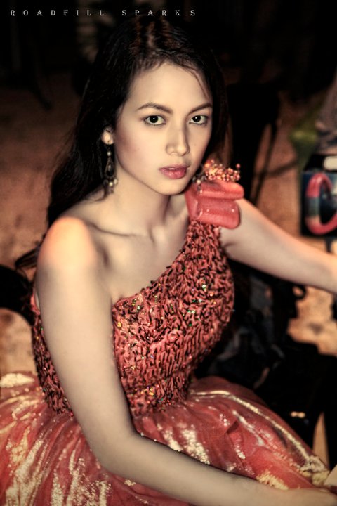 More Ellen Adarna photos by Roadfill Sparks inside 