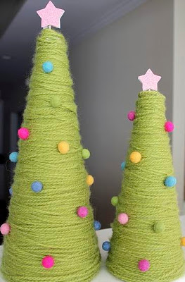 Enfeites de natal com reciclagem de cones de linha