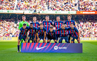 F. C. BARCELONA. Temporada 2022-23. Ter Stegen, Frenkie De Jong, Andreas Christensen, Robert Lewandowski, Marcos Alonso. Pedri, Ansu Fati, Sergi Roberto, Gavi, Raphinha, Jordi Alba. F. C. BARCELONA 1 R. C. D. ESPANYOL DE BARCELONA 1 Sábado 31/12/2022, 14:00 horas. Campeonato de Liga de 1ª División, jornada 15. Barcelona, Nou Camp: 88.095 espectadores. GOLES: ⚽1-0: 7’, Marcos Alonso. ⚽1-1: 73’, Joselu, de penalti.