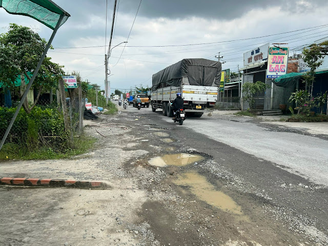 Quốc lộ 54 đi qua địa bàn tỉnh Vĩnh Long hiện nay đang xuống cấp trầm trọng.