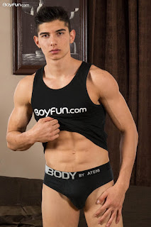 https://secure.boyfun.com/gallery/MTAwMjEyNS4xLjUuNS4wLjY5NTkuMC4wLjA